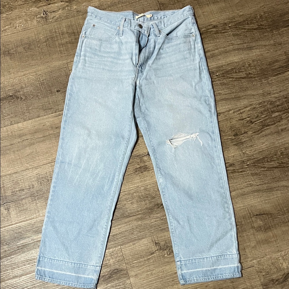 Levi’s Light Blue Distressed Jeans